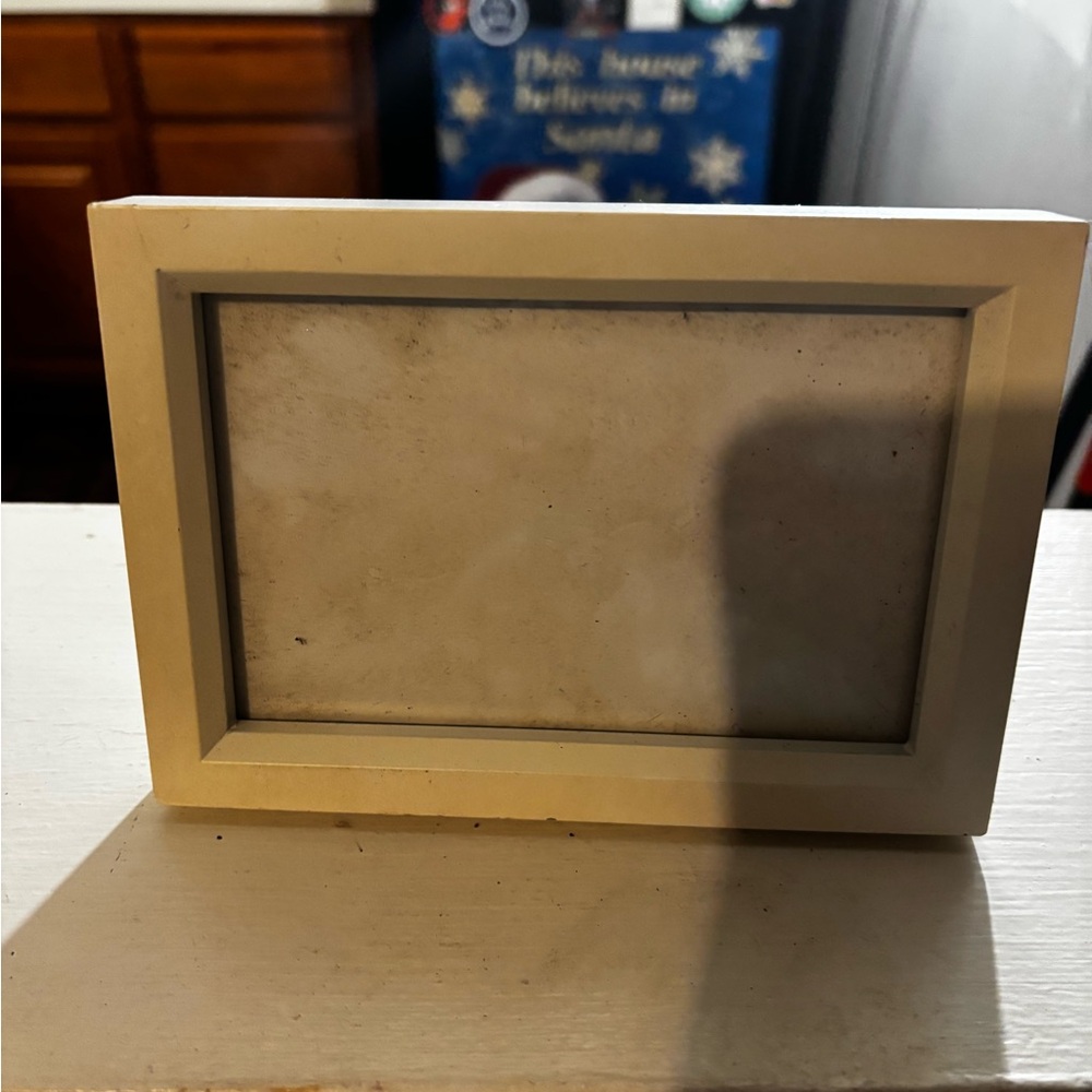 Elegant Cream Photo Frame